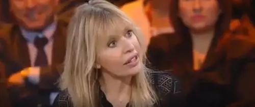Telese alla Mussolini: "Copri quelle gambe…". E lei: "Siamo forse in Arabia Saudita?"