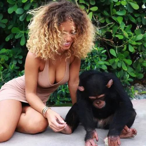 Jena Frumes incantevole su Instagram: gli scatti dell'ex di Jesse Lingard