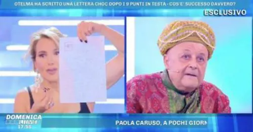 Isola dei Famosi, il divino Otelma contro Luxuria: "Taci brutta comunista"