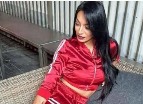 Da escort a sposa dell'Isis, la storia di Derya tornata in Germania dal Califfato