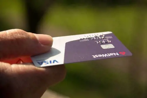 Carta di credito: i criteri per scegliere la migliore e risparmiare