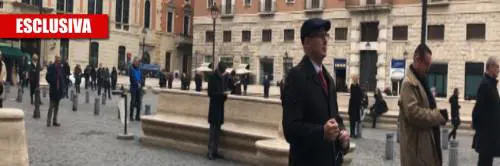 Vertice sugli abusi, tradizionalisti in piazza: "Il Papa condanni anche l'omosessualità"
