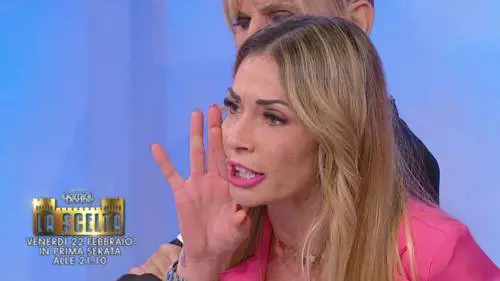 Uomini e Donne, scontro tra Ida, Riccardo e Roberta: "Io ti rovino"