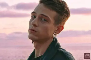 La ex di Irama: "Anche se sta con Giulia ha continuato a cercarmi"