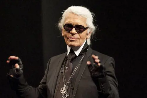 Quando Karl Lagerfeld aiutò una bambina a disegnare il suo costume