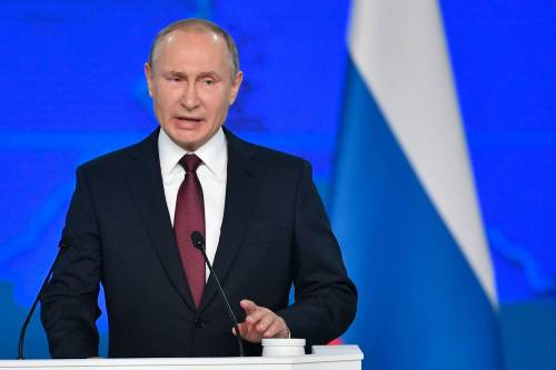 Il monito di Putin agli Stati Uniti: "Se schierate i missili, risponderemo"