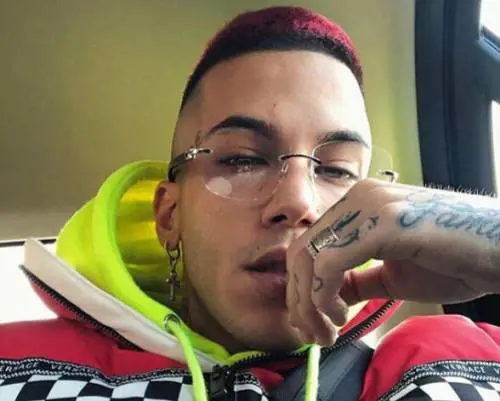 La Rai ora boccia Sfera Ebbasta: non sarà giudice a The Voice