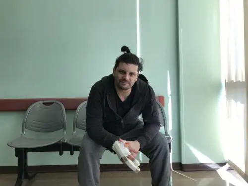 "Il soldato curdo in mille pezzi ha evitato che Isis mi uccidesse"