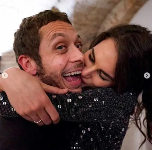 Francesca Sofia Novello, baci social per i 40 anni di Valentino Rossi 