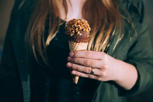 Muore a 9 anni dopo aver mangiato un gelato