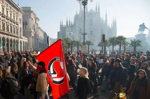 Milano, corteo studentesco in tema di immigrazione e istruzione 