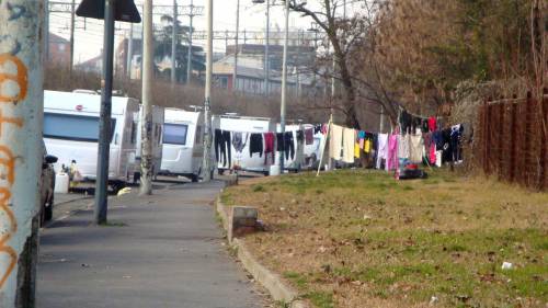Rom prova a farla franca perché è incinta, ma finisce in manette