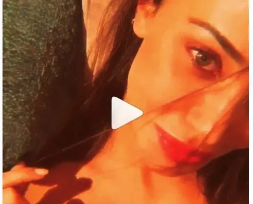 Belen Rodriguez contro gli haters: "Non ti sto facendo vedere le t***"