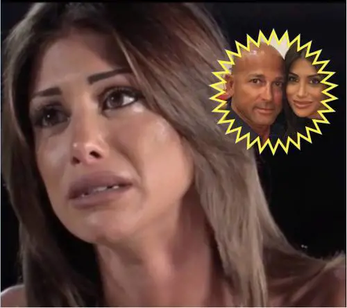 Torna a casa dall'Isola dei famosi, la fidanzata di Bettarini va in crisi