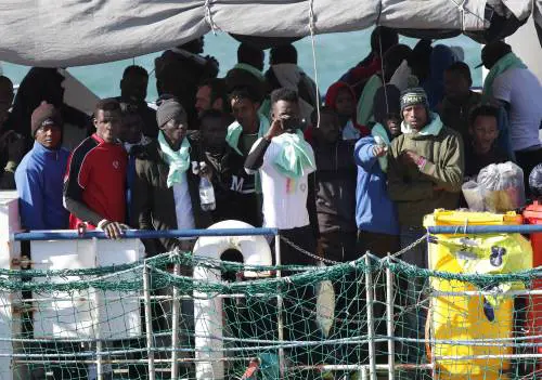 In Italia più rimpatri che arrivi.  E così ora calano i clandestini