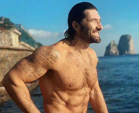 Walter Nudo fidanzato in America?