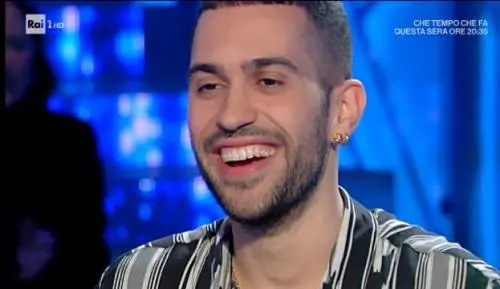 Mahmood, sorpresa ed emozione a Domenica In
