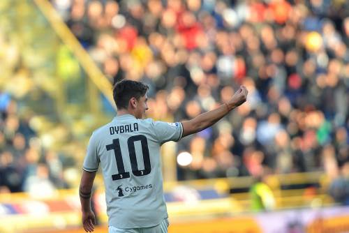 La Juventus passa a Bologna con Dybala. Il Napoli risponde: 4-0 al Parma