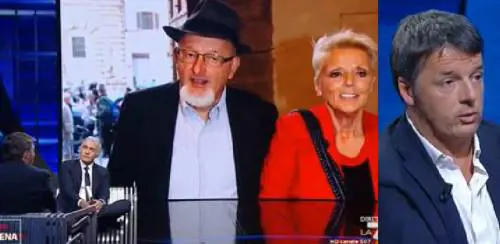 Matteo Renzi sbotta contro uno spettatore che irride la madre arrestata: "Non c'è niente da ridere"