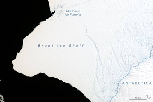 Nasa: "Un iceberg grande due volte New York si stacca dall'Antartide"
