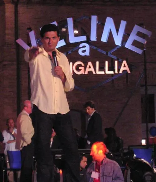 "Non faccio il furbo, ho scelto la mia vita per far ridere la gente"