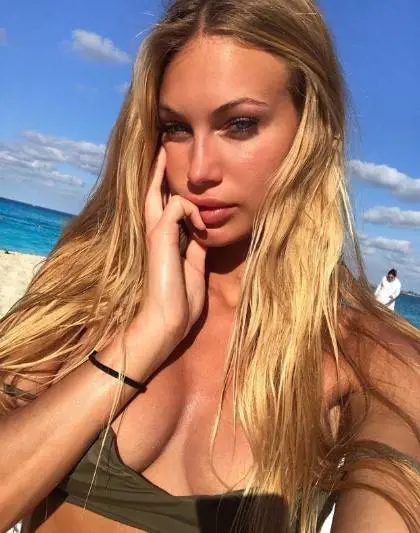 Taylor Mega sexy a Sharm