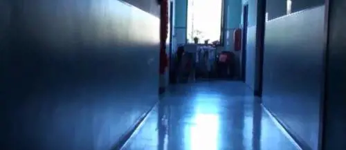Il bimbo rom è gravemente malato, ma la famiglia lo fa vivere da abusivo