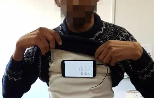 Richiedente asilo sorpreso col kit da spionaggio all'esame per la patente