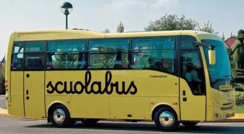 Benevento, ubriaco alla guida di uno scuolabus
