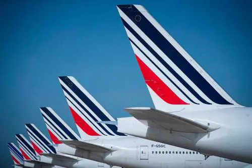Identificato il ragazzino trovato morto nel carrello di un aereo