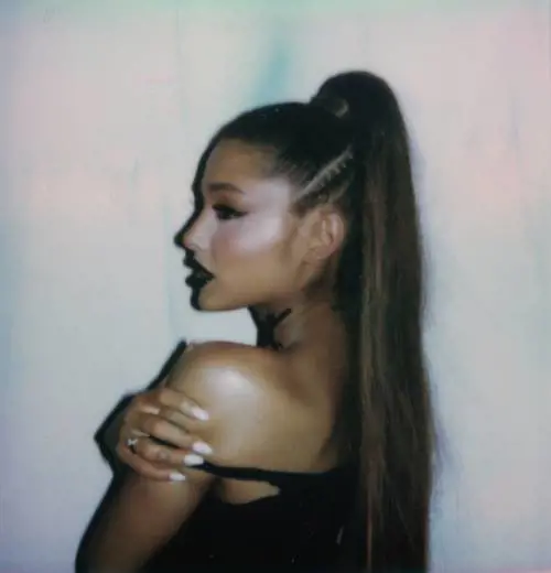 Ariana Grande è la donna più seguita su Instagram