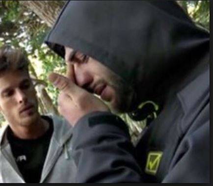 Isola dei Famosi, Jeremias in lacrime: "Mi manca la mia famiglia"