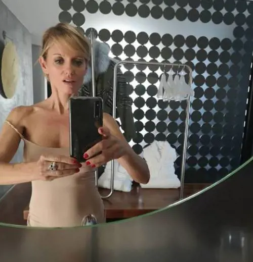 Justine Mattera troppo spinta: "Con mio marito ho trovato il compromesso degli slip"