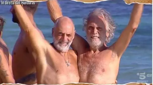 Isola dei Famosi, fine dell'amicizia tra Paolo e Riccardo?