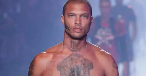 Jeremy Meeks, il detenuto più sexy, abbandonato dalla ricca compagna
