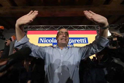 "Solidarietà e lavoro" per risalire. Parte la caccia del Pd ai delusi M5s