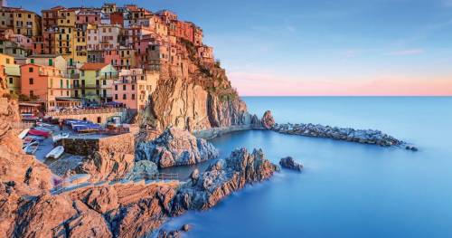 Stop a infradito nelle Cinque Terre: multe da 50 a 2500 euro