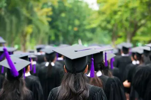 Laurea, le migliori per trovare lavoro: difesa in testa, flop psicologia
