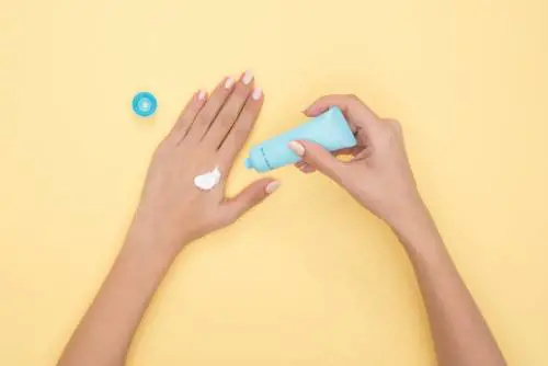 Dermatologi: nuove norme sulle creme solari 