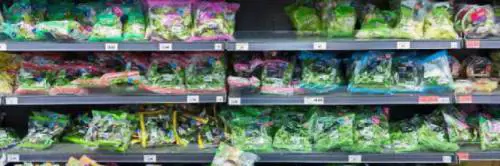 Insalata in busta: cosa si nasconde dentro? La ricerca italiana