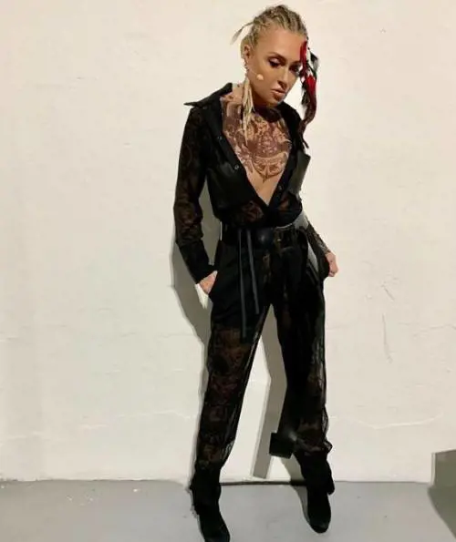 Paola Barale stupisce tutti su Instagram ma i fan non apprezzano: "Sei troppo magra"