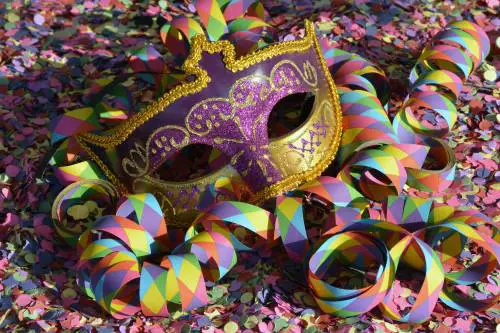 A Carnevale ogni scherzo vale, invasione di clown