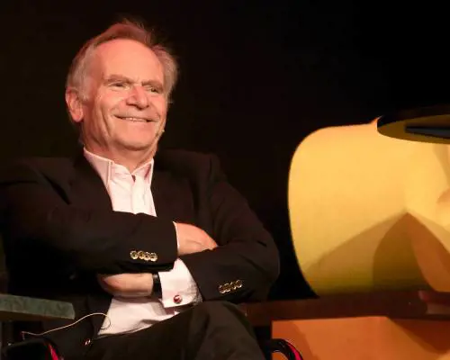 "Sì, Harry Clifton sono io, ma senza la voce d'angelo..."