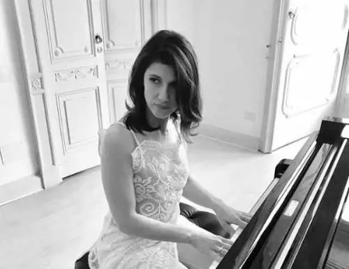 Elisa confessa: "Mio marito era fidanzato con una corista che era mia amica"