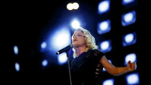 Emma Marrone fermata da un problema di salute