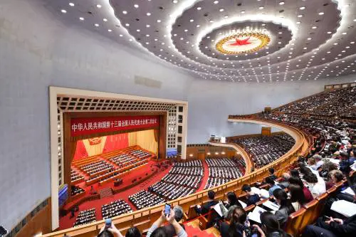 Alleviamento mirato della povertà e tutela ecologica: conoscere la Cina dal rapporto di lavoro del governo