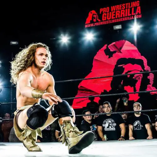 Il figlio wrestler di Luke Perry rinuncia a combattere