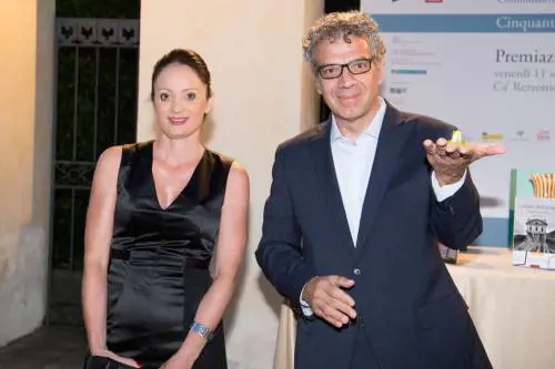 "La vita dispari" di Paolo Colagrande pareggia i conti fra humor nero e patafisica