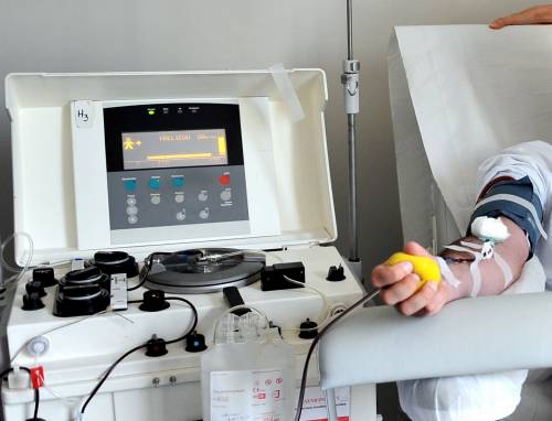Asintomatici, ma con anticorpi: dal loro plasma arriva la cura?
