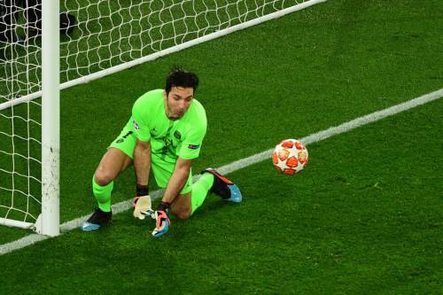 Champions, la papera di Buffon condanna il Psg all'eliminazione